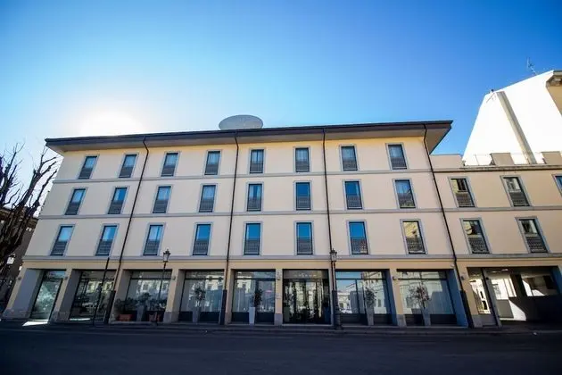 Hotel Cavour Novara - Dış Mekan