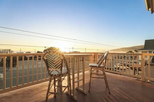 Cayucos Sunset Inn