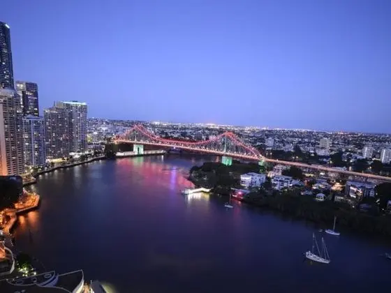 CBD African Charm, Story Bridge & River Views