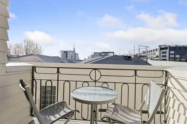 CBD Spacious 3 Storey Terrace House - Dış Mekan