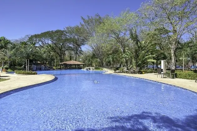CC Beach Front Papagayo All Inclusive - Havuz