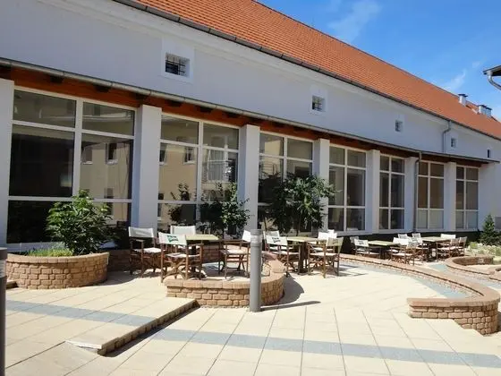 CE Plaza Hotel - Dış Mekan