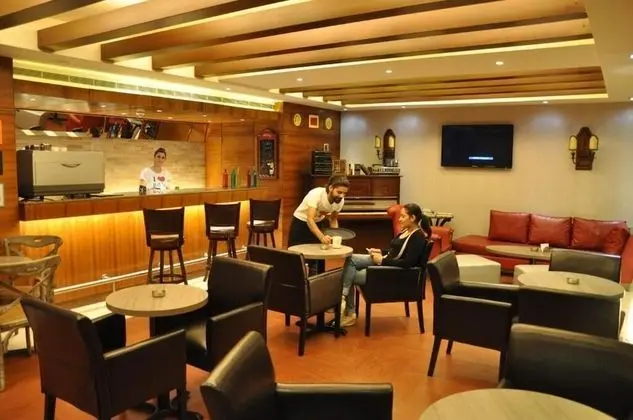 Ceasars Park Hotel - Yerinde Yemek
