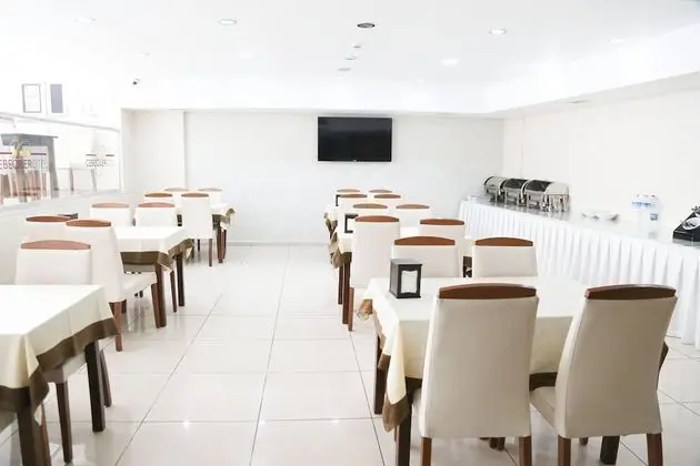 Cebeciler Otel - Yerinde Yemek