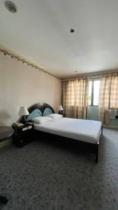 Cebu Holiday Plaza Hotel