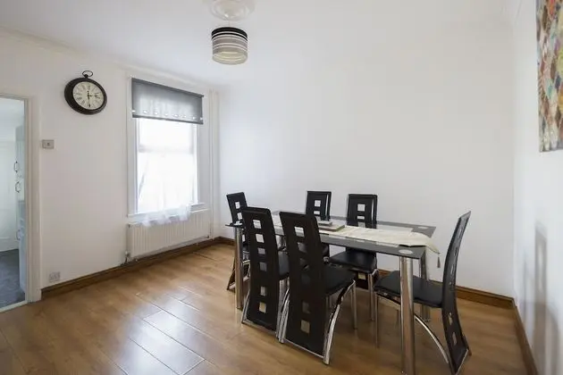 Cecil House by Kasar Stays - Oda Düzeni