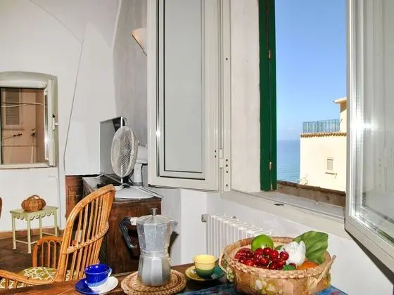 Cecilia Sperlonga in Sperlonga - Oda