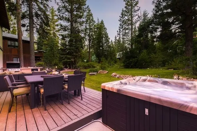 Cedar by Avantstay Ski Season Home! w/ Ping Pong, Hot Tub