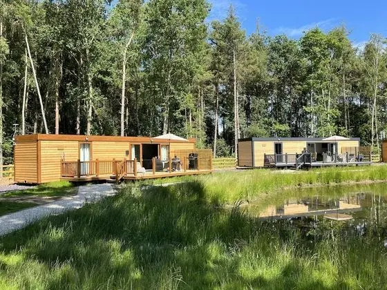 Cedar Boutique Lodge Includes Spa, Fishing and dog