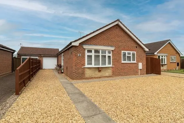 Cedar Drive, Holbeach - 1 to 4 - Self Catering