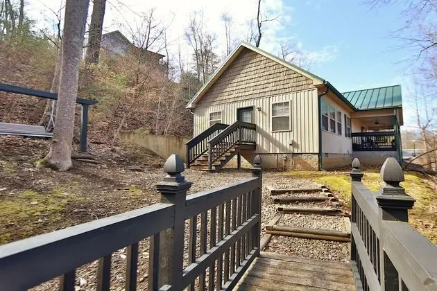 Cedar Falls 8 - Three Bedroom Chalet