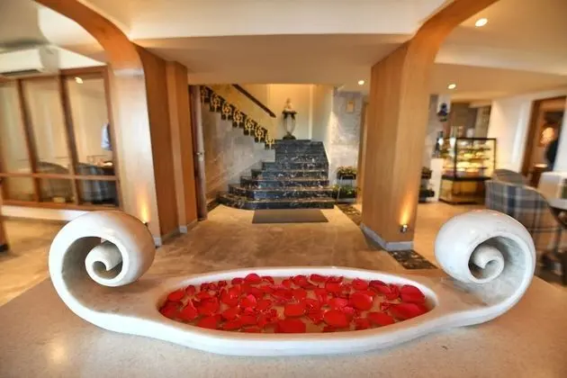 The Cedar Grand - Hotel & Spa - Lobi