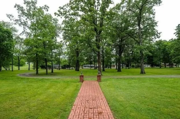 Cedar Grove Inn
