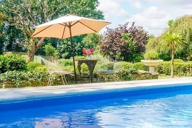 Cedar House Boutique B&B - Havuz