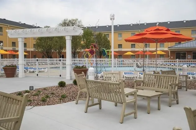 Cedar Point's Express Hotel - Havuz