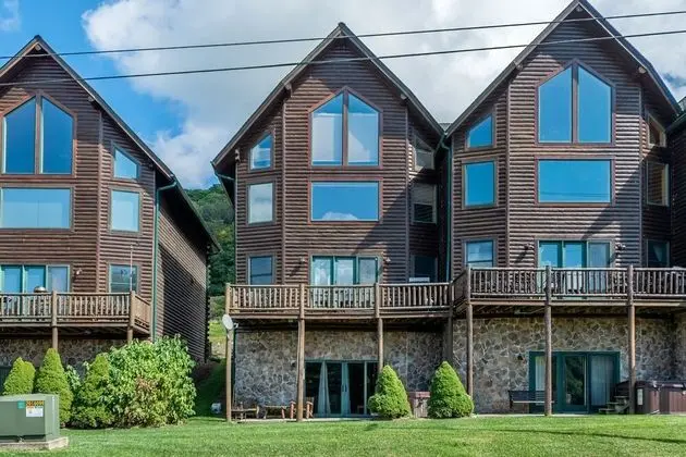 Cedar Shores Villa 09