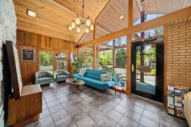 CedarWood Inn - Lobi
