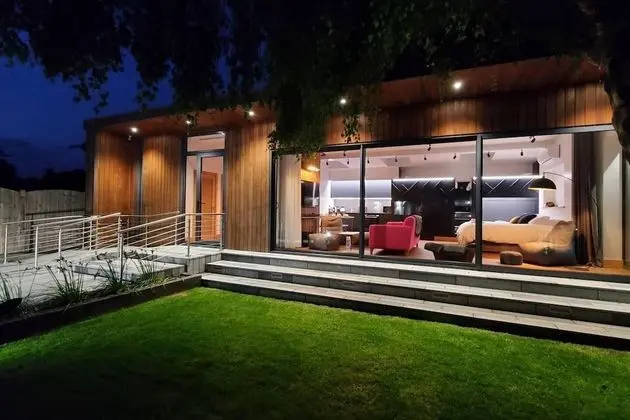 The Cedarwoods - Luxury for up to 5 and Your Woof!