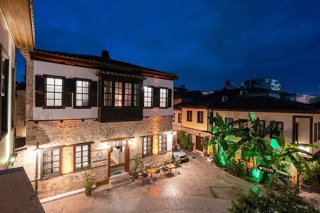 Cedrus Hotel