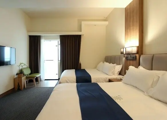 Celebrity 99 Hotel