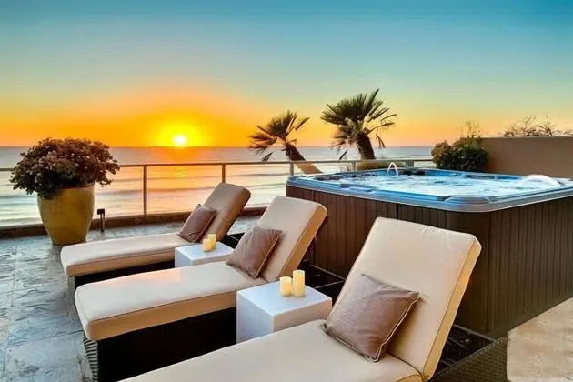 Celebrity Oceanfront Estate - Havuz