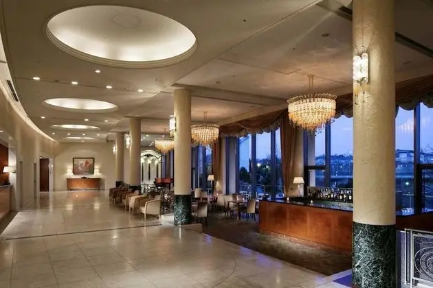The Celecton Premier Kobe Sanda Hotel - Lobi