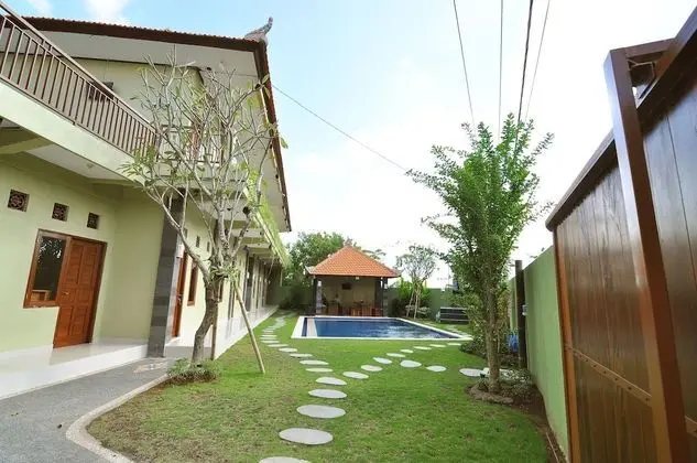 Cempaka Mas Guesthouse - Dış Mekan