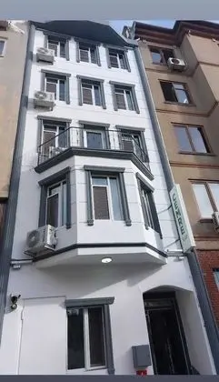 Cemre Suit