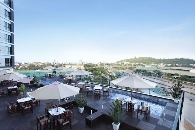 Cendeluxe Hotel - Managed by H & K Hospitality