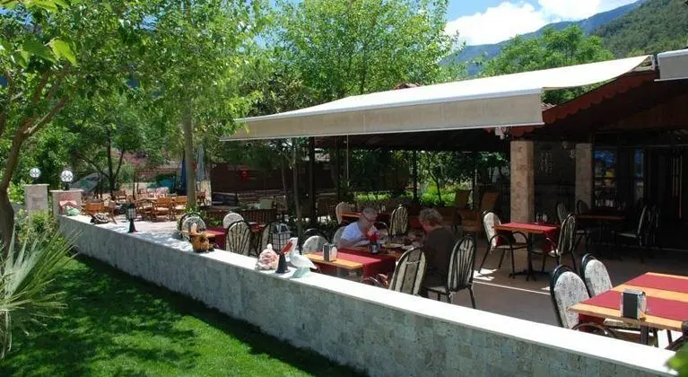 Ceneviz Hotel - Yeme / İçme