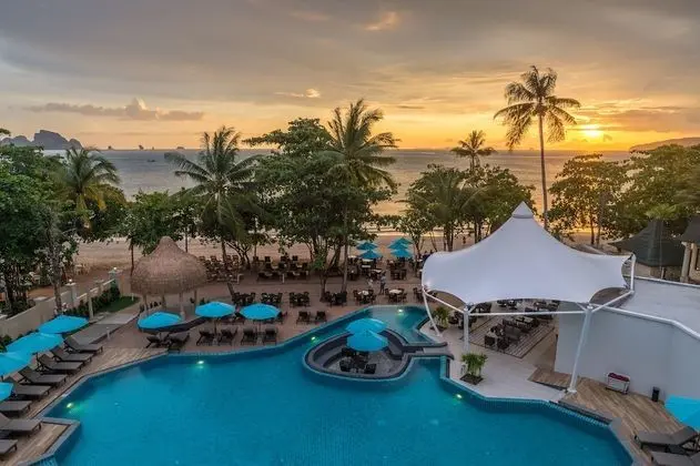 Centara Ao Nang Beach Resort & Spa Krabi - Plaj