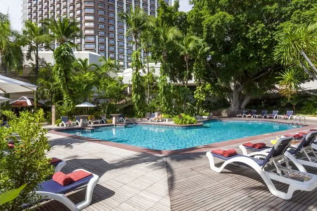 Centara Grand at Central Plaza Ladprao Bangkok - Havuz