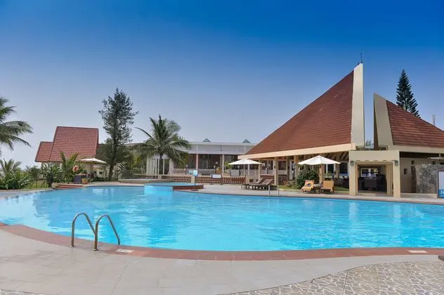 Centara Sandy Beach Resort Danang - Havuz