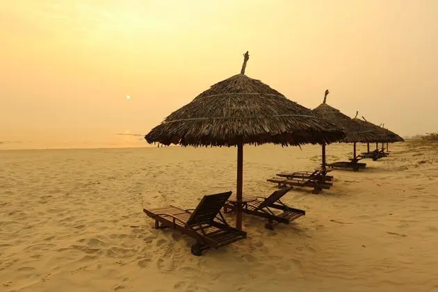 Centara Sandy Beach Resort Danang - Plaj