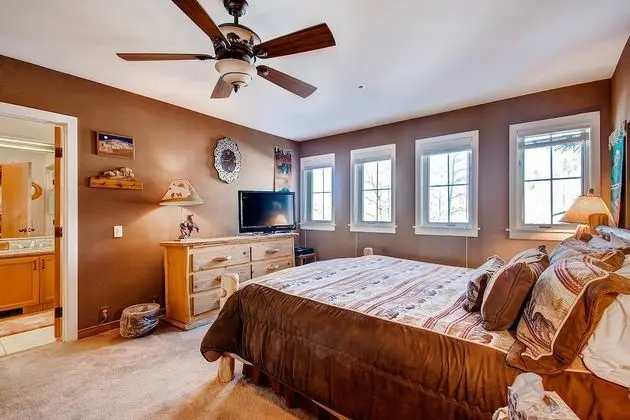 Centennial 2 Bedroom Condo Unit no. 10 - Oda