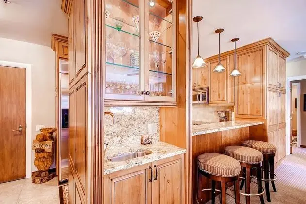 Centennial 2 Bedroom Condo Unit no. 18 - Mutfak