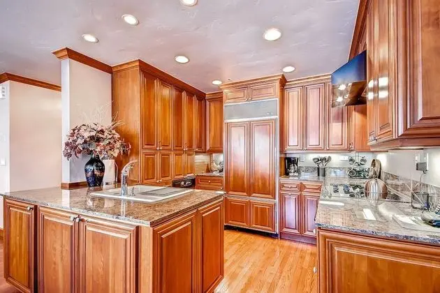 Centennial 2 Bedroom Condo Unit no. 23 - Mutfak