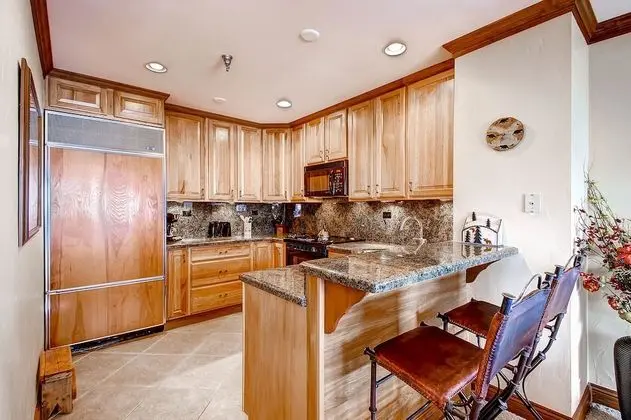 Centennial 2 Bedroom Condo Unit no. 5 - Mutfak