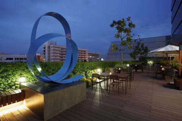 Centra By Centara Government Complex Hotel & Conve - Yeme / İçme