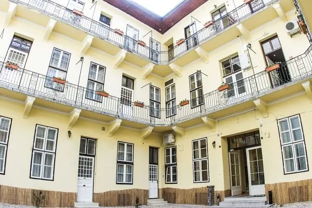Central Hotel 21
