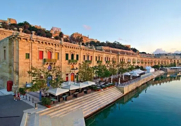 Central 2BR Apartment in Valletta