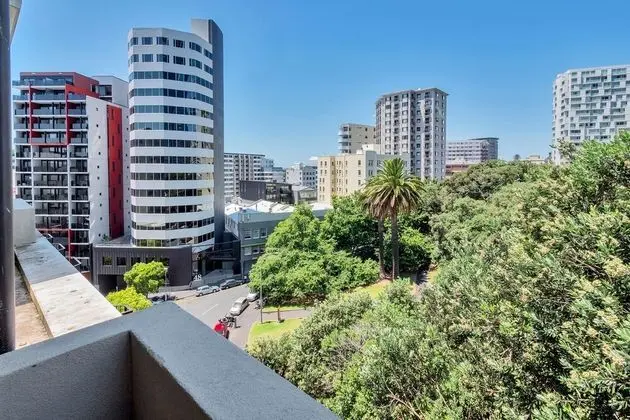 Central 3 bed, loft apartment in the CBD w Parking