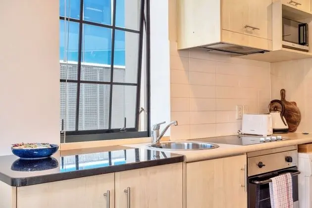 Central 3 bed, loft apartment in the CBD w Parking - Mutfak