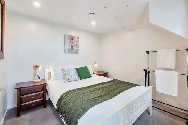 Central 3 bed, loft apartment in the CBD w Parking - Oda