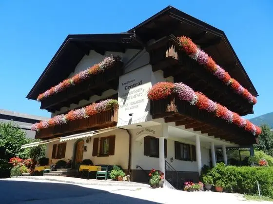 Central Hotel & Apart mit Landhaus - Dış Mekan
