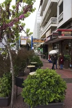 Central Apartment near Metro station - Dış Mekan