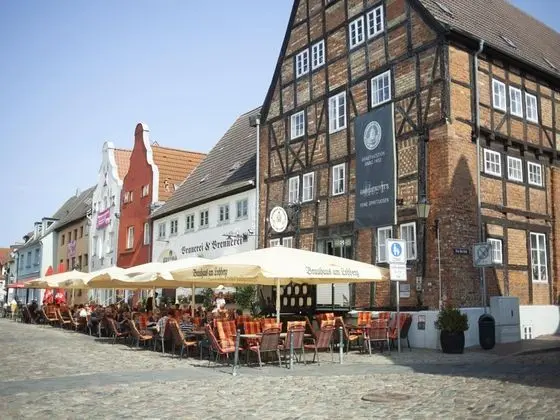 Central Apartment near Sea in Wismar - Yerinde Yemek