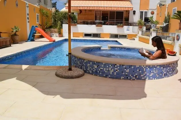 Central villa apartment pool & parking - Havuz