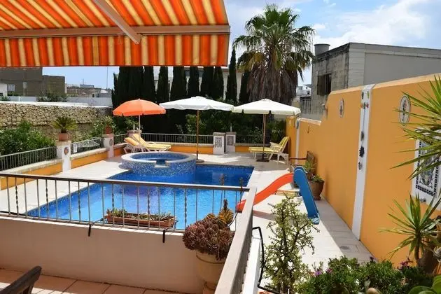 Central villa apartment pool & parking - 1