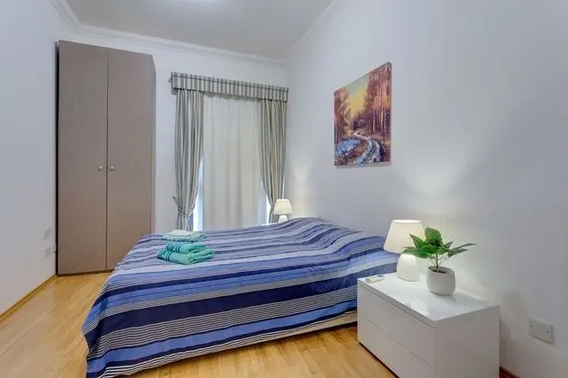 Central Apartment in St Julian s Perfect for Families - Oda